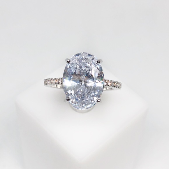 💎Sterling silver oval white sapphire ring💎 - Picture 2 of 4